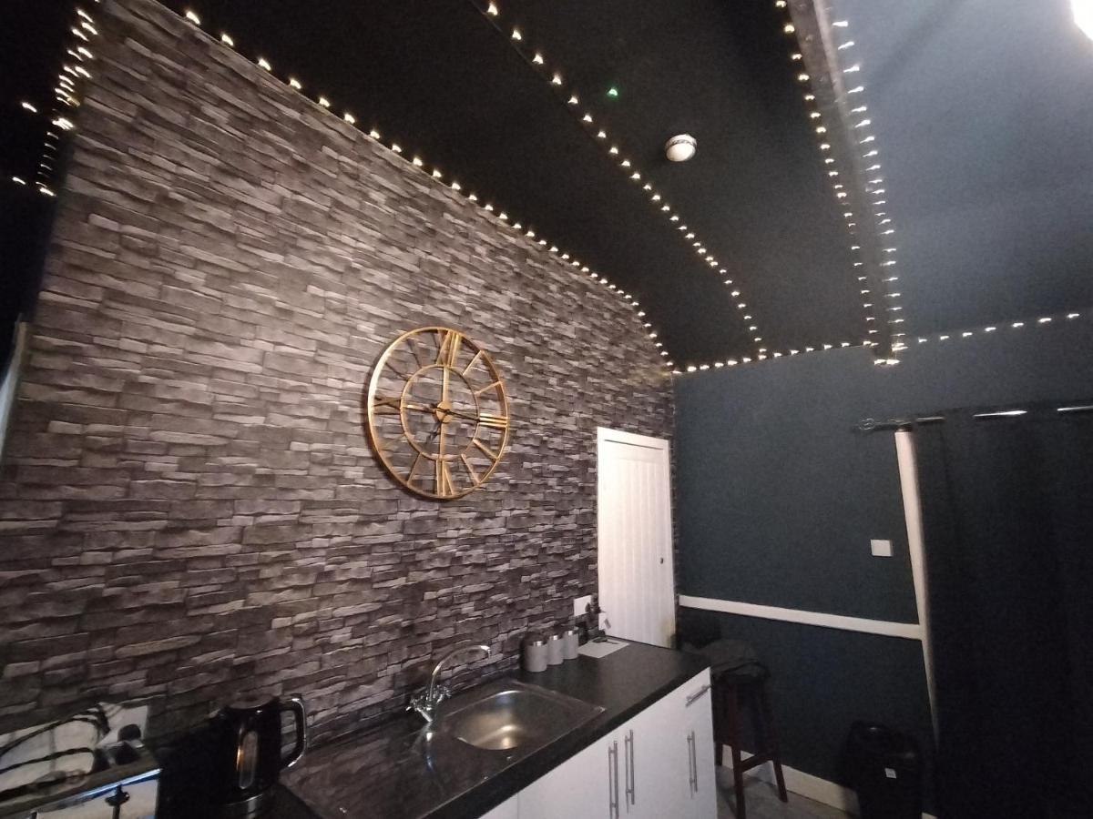 The New Accommodation Free Complementary Breakfast Tibshelf Экстерьер фото