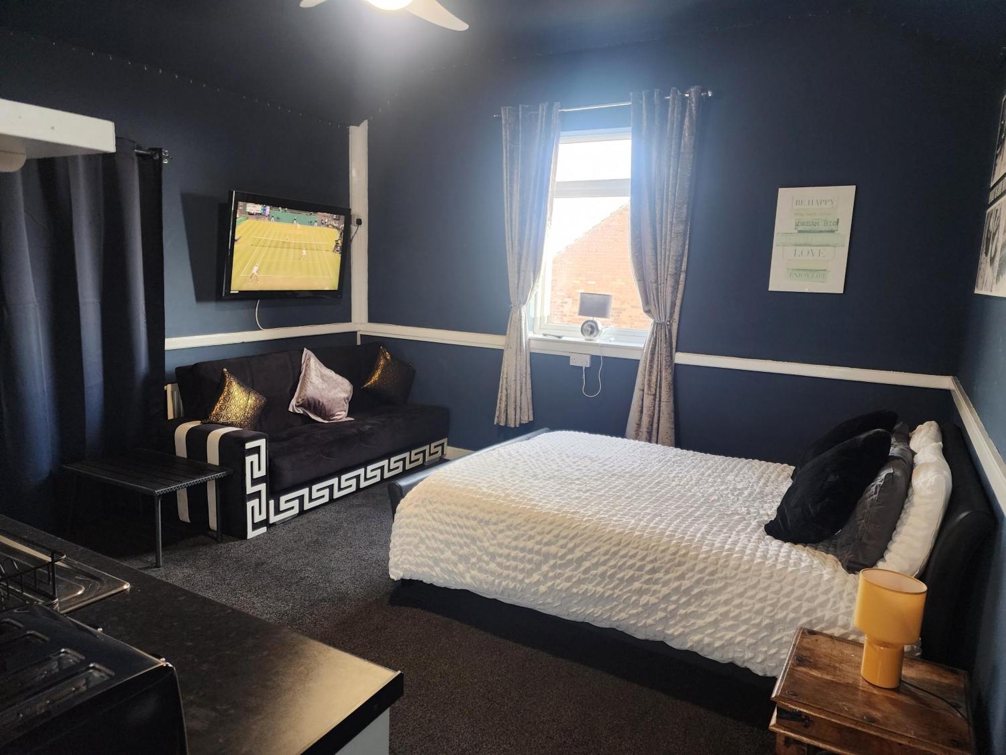 The New Accommodation Free Complementary Breakfast Tibshelf Номер фото