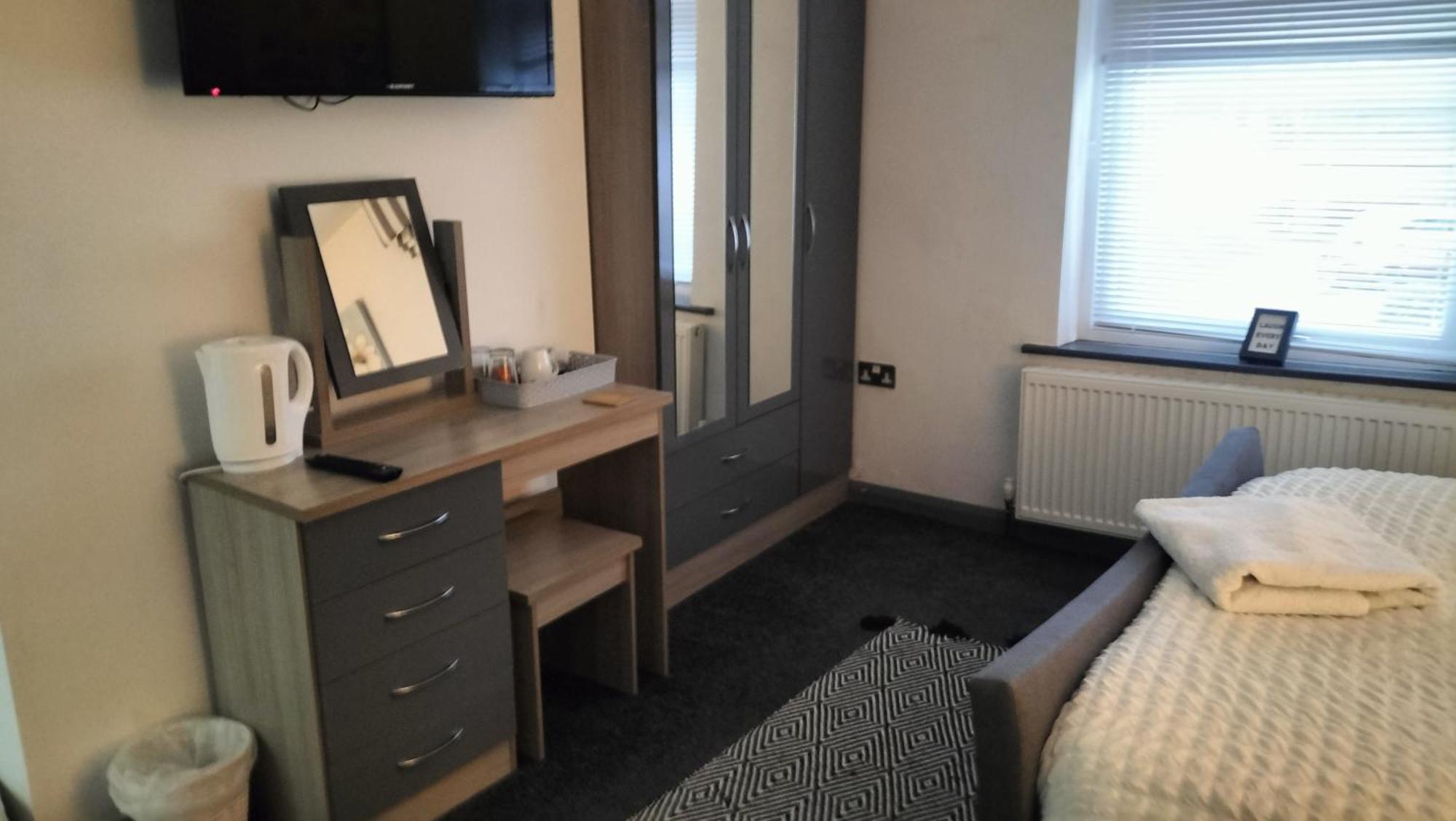 The New Accommodation Free Complementary Breakfast Tibshelf Номер фото